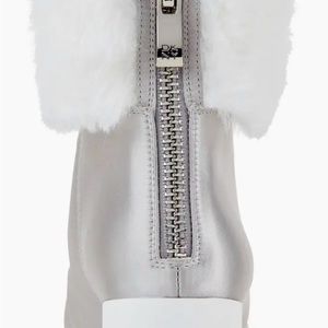 DKNY Silver/White bootie